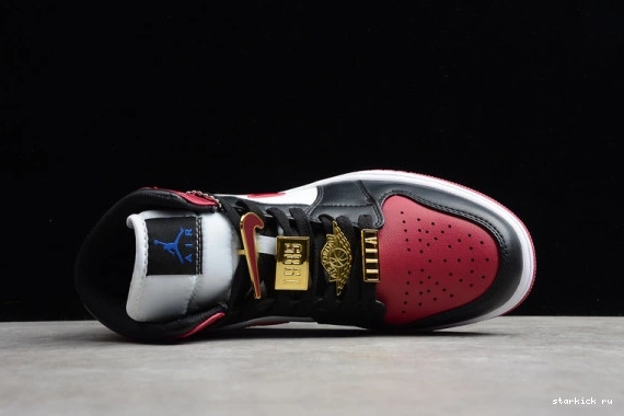 CZ4385-016 (W) Black CZ4385-016  SE  Beetroot Mid Jordan Dark 1 1011